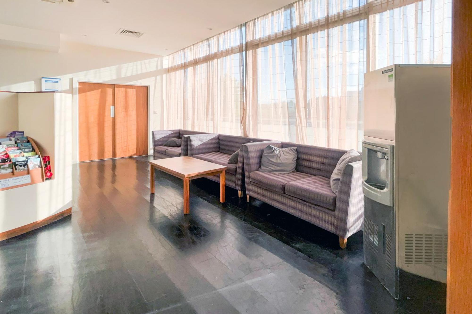 Belvilla Crewe City Centre Hotel Lifestyle Экстерьер фото