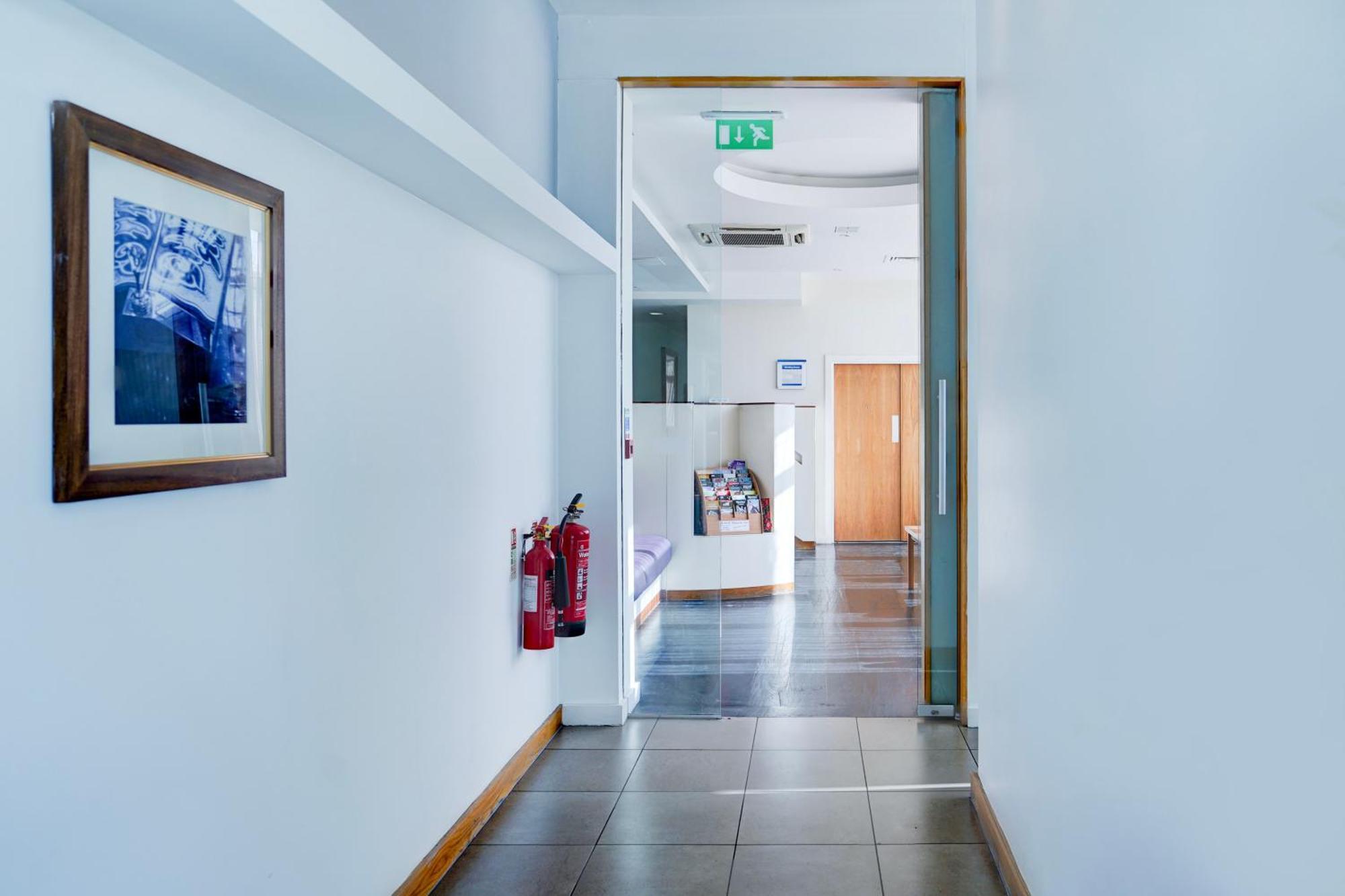 Belvilla Crewe City Centre Hotel Lifestyle Экстерьер фото